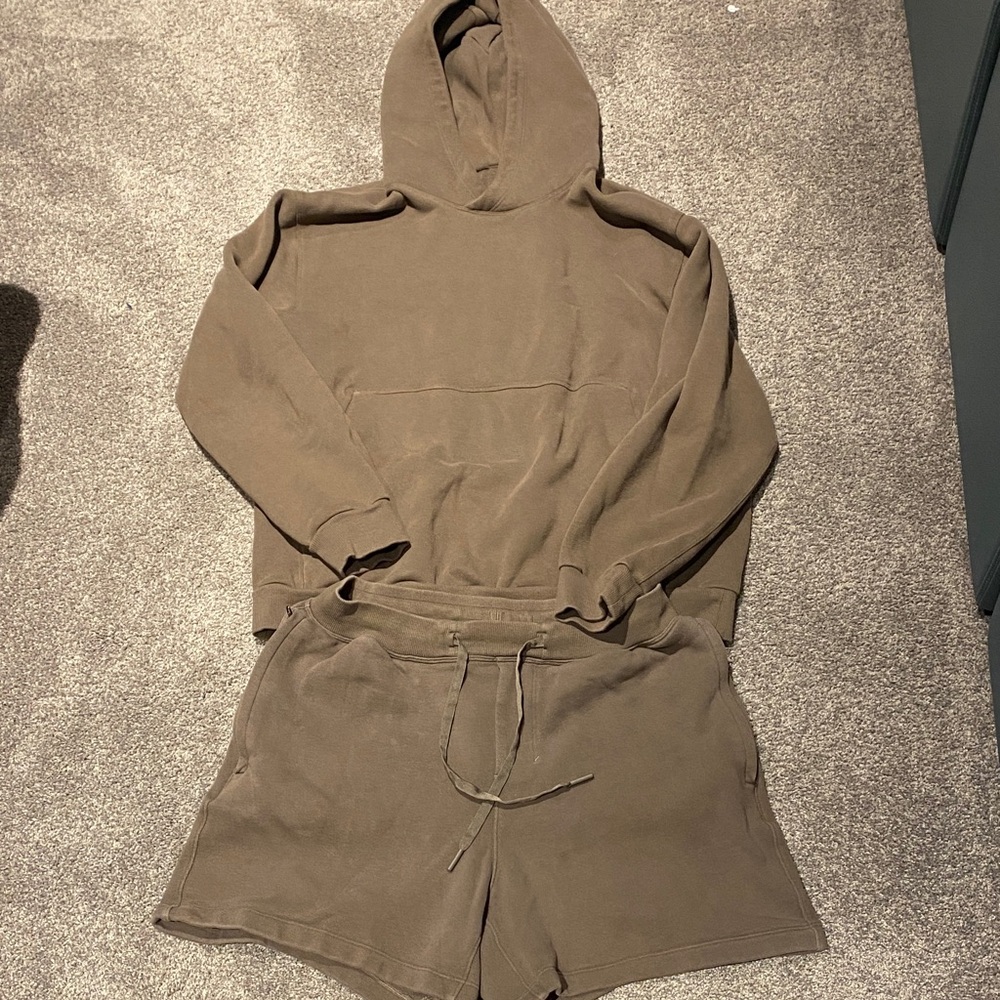 Lululemon light Brown Hoodie and Shorts Set men’s small both pieces EUC